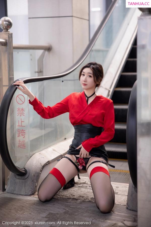 江真真  [XiuRen]高清写真图 2023.04.06 No.6529 江真真 黑丝短裙第14张图片